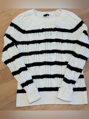Talbots knit cabled Sweater blue white nautical look size SP crew neck